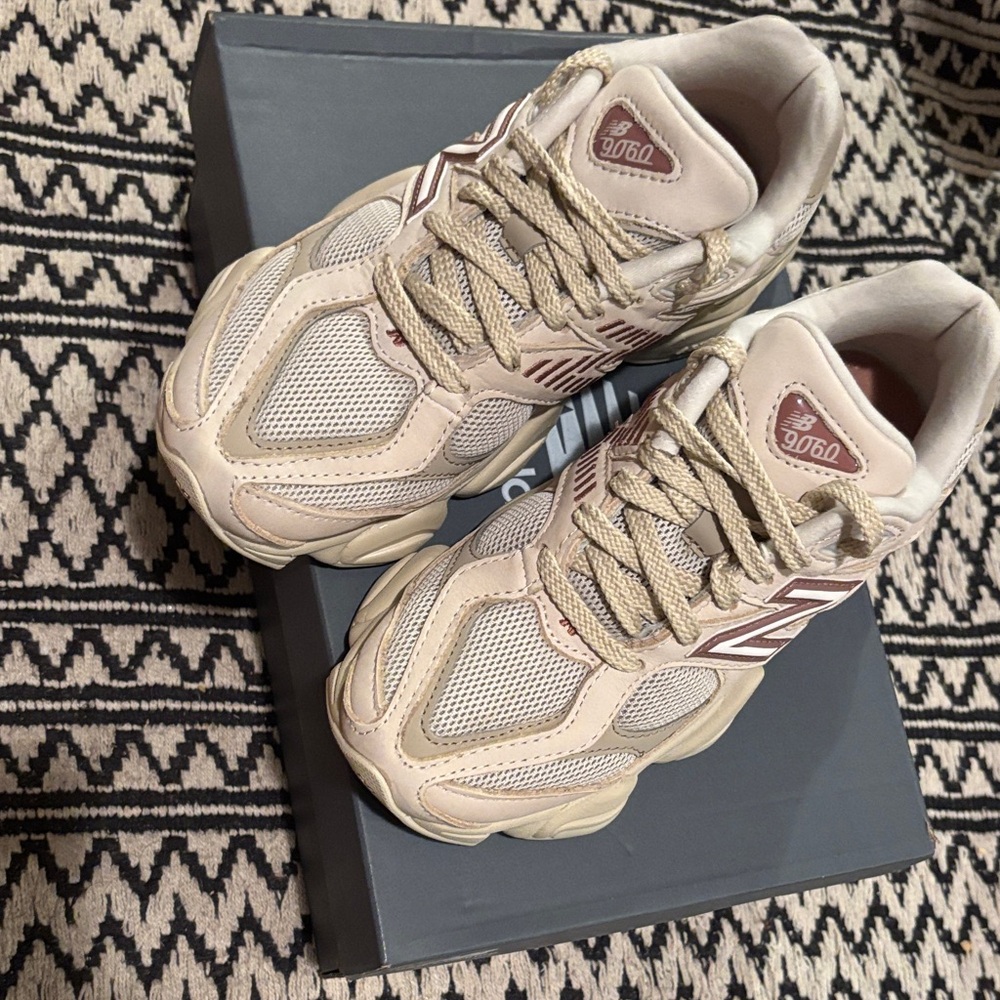 New Balance 9060 Sparrow Bone.